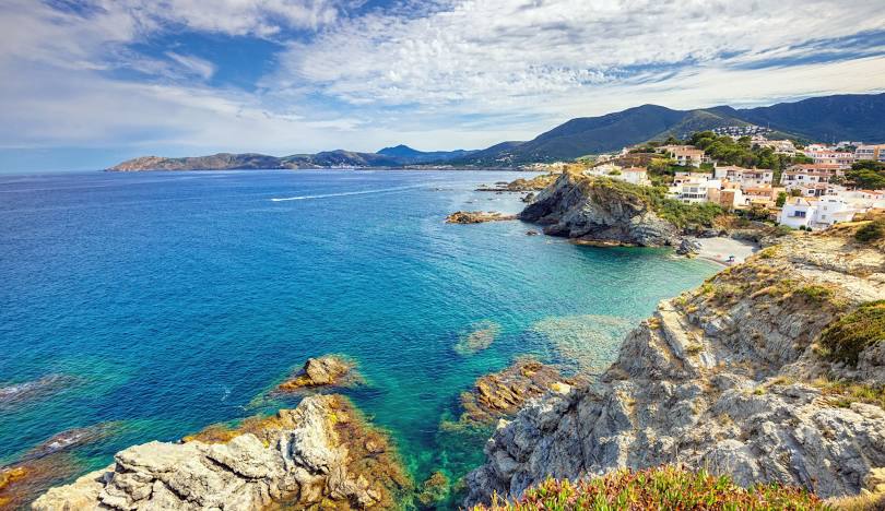 Cala de Llançà amb aigües turqueses