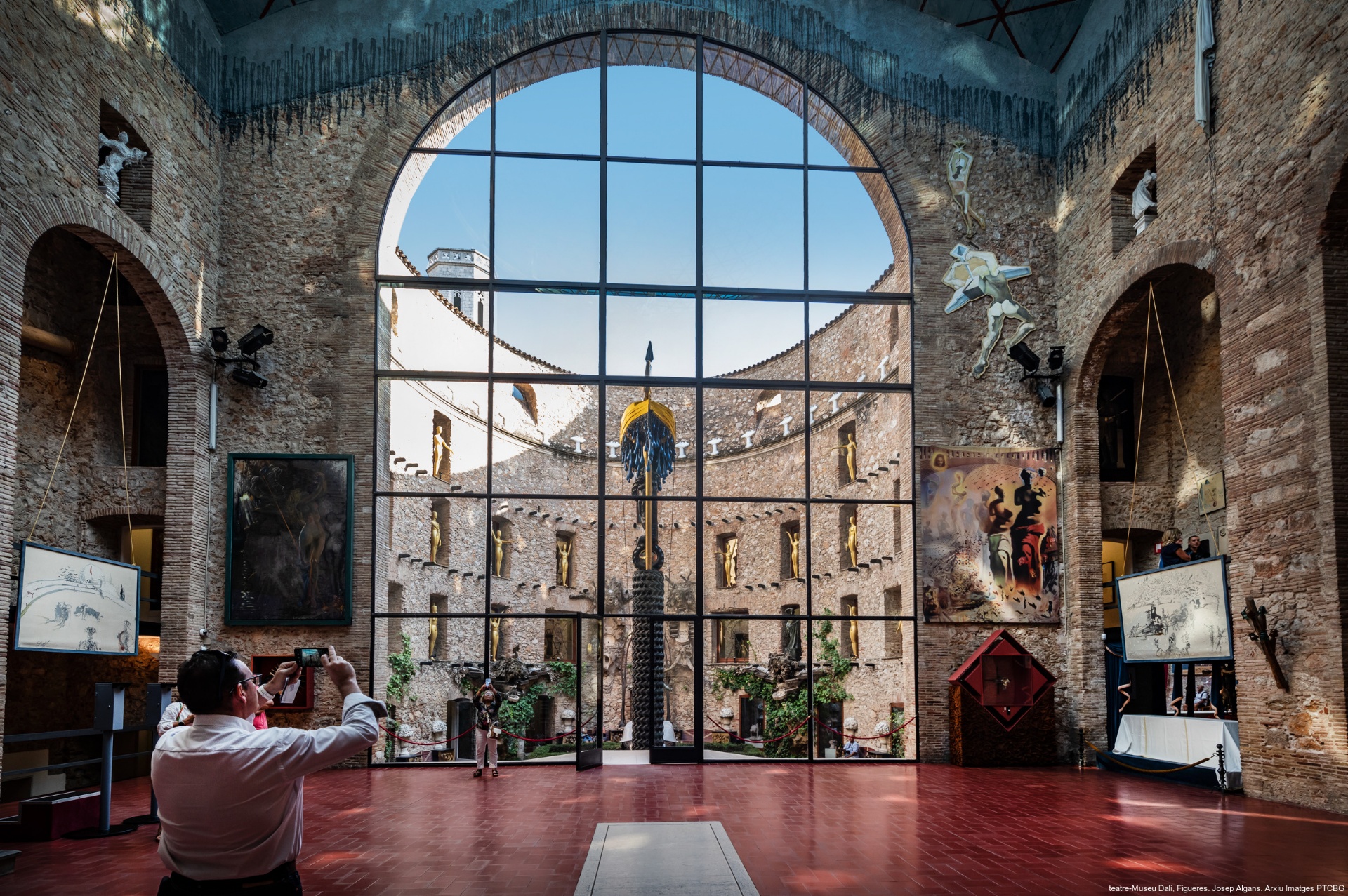 Interior del Teatre-Museu Dalí a Figueres